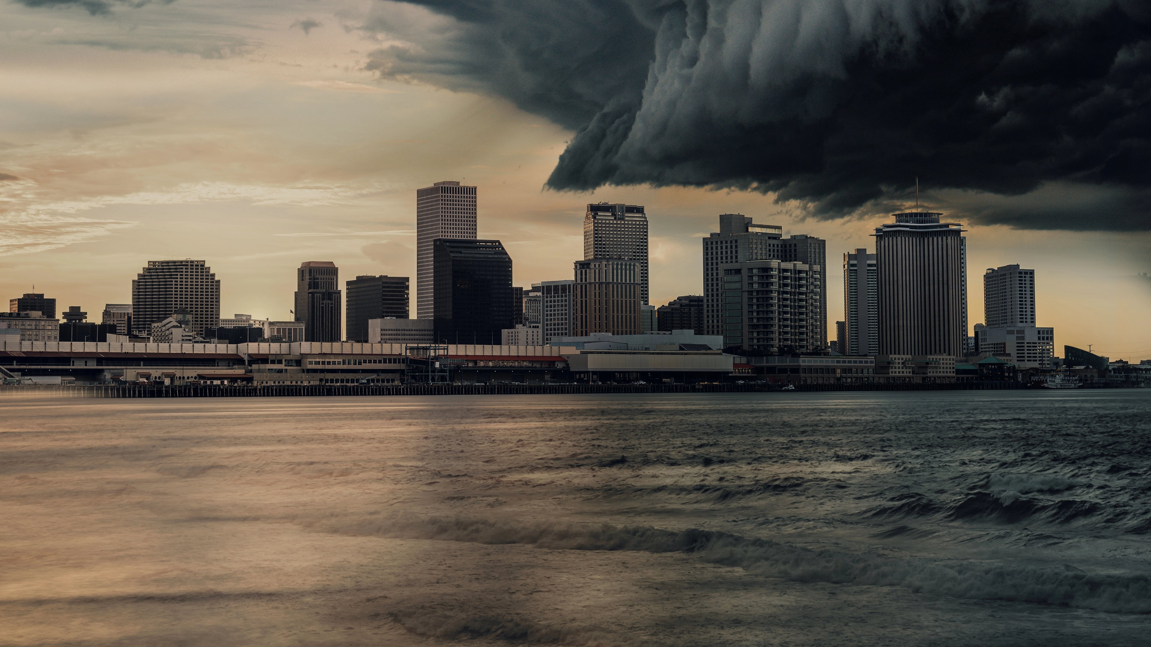 Katrina hurrikán: Versenyfutás az idővel