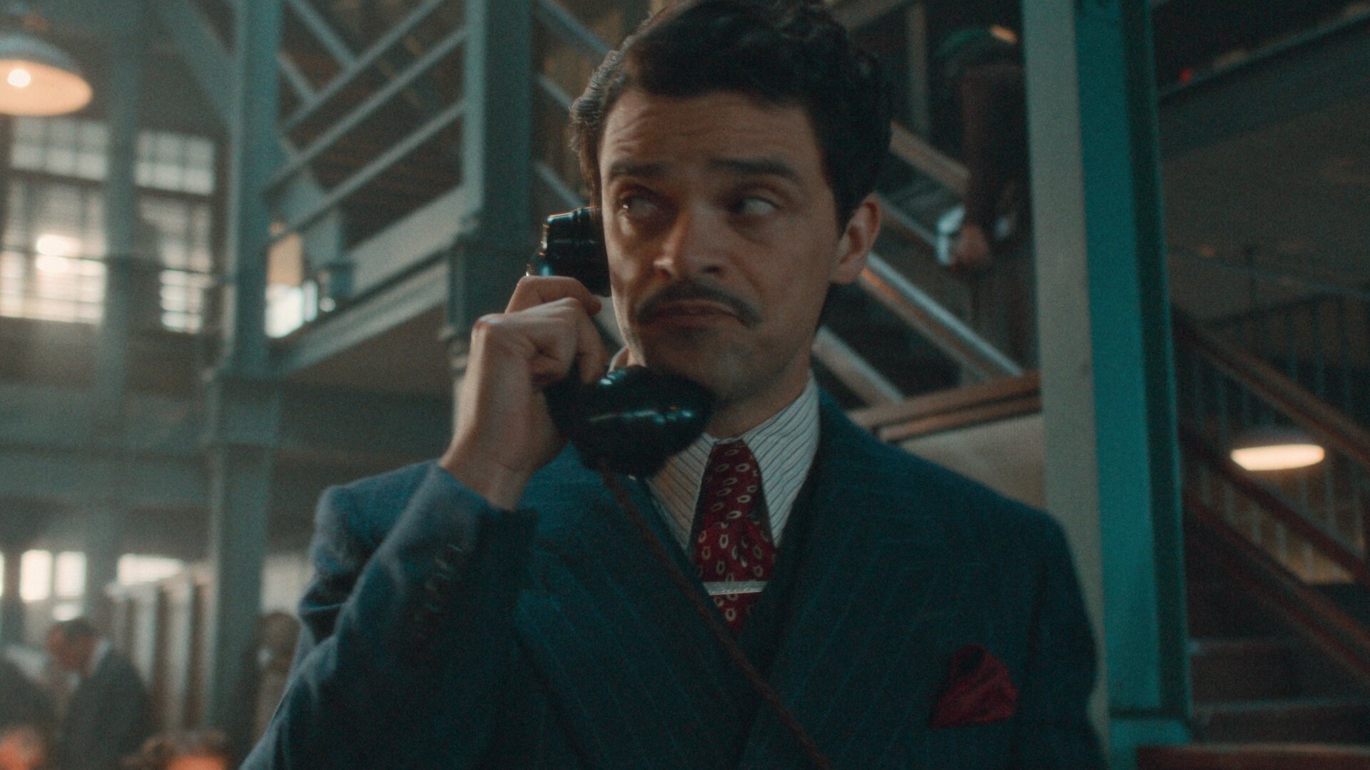 „Már most halott”