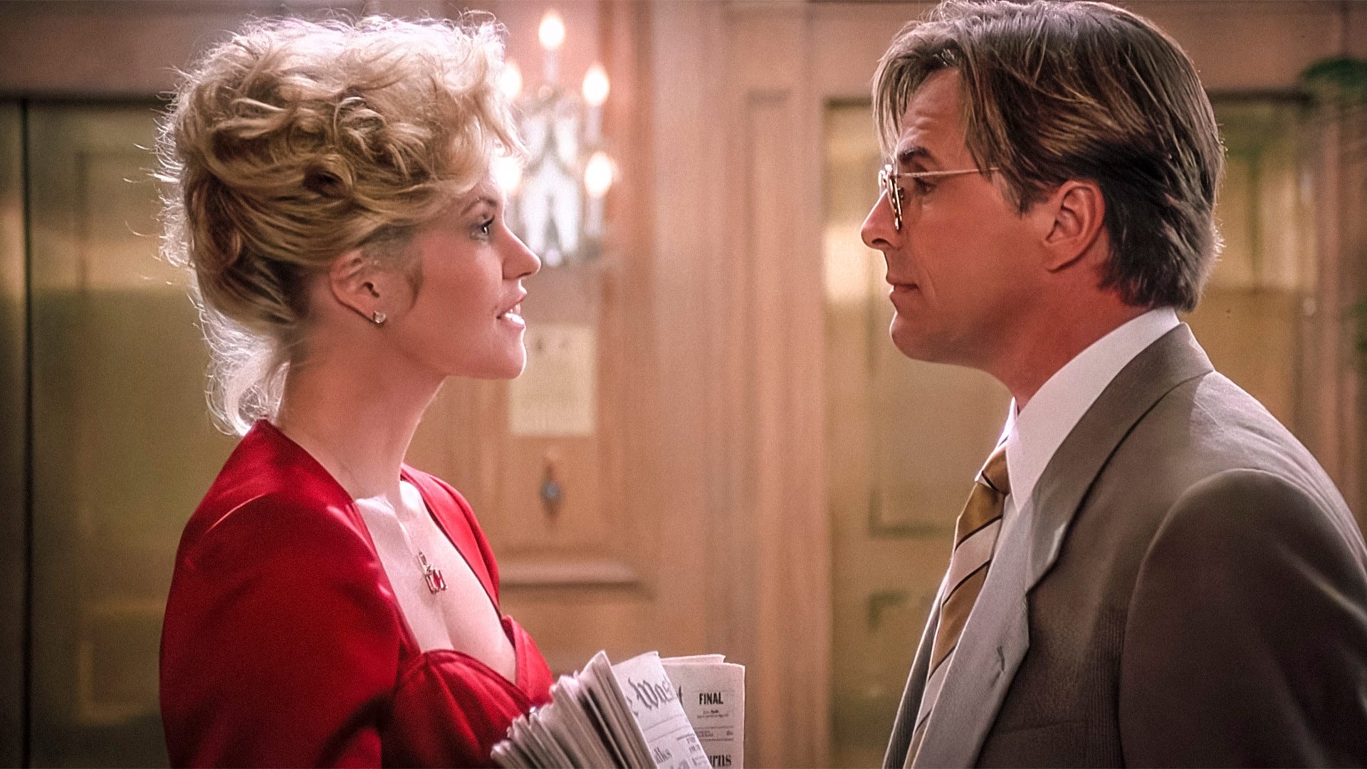 Most jövök a falvédőről