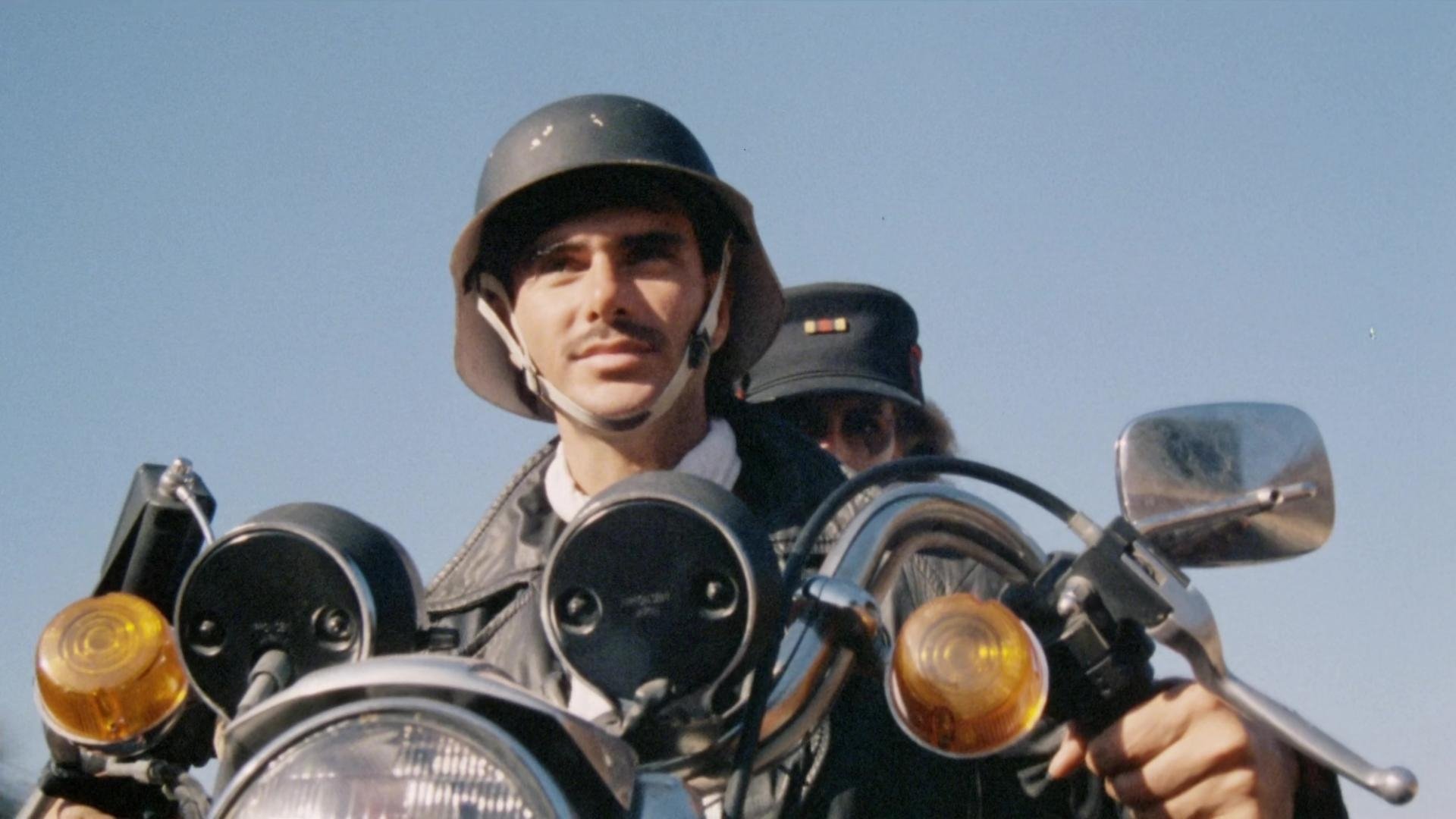 Halál a szörfös nácikra