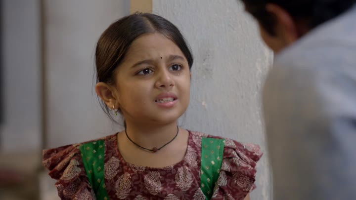 Mansi Sees The Bracelet