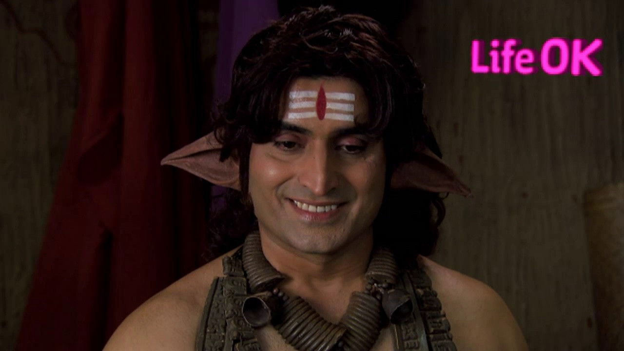 Manthara poisons Kaikeyi's mind