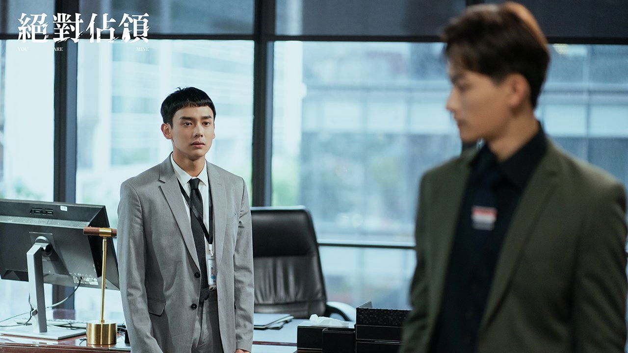 ROUND 6 To him, I'm Different from Others