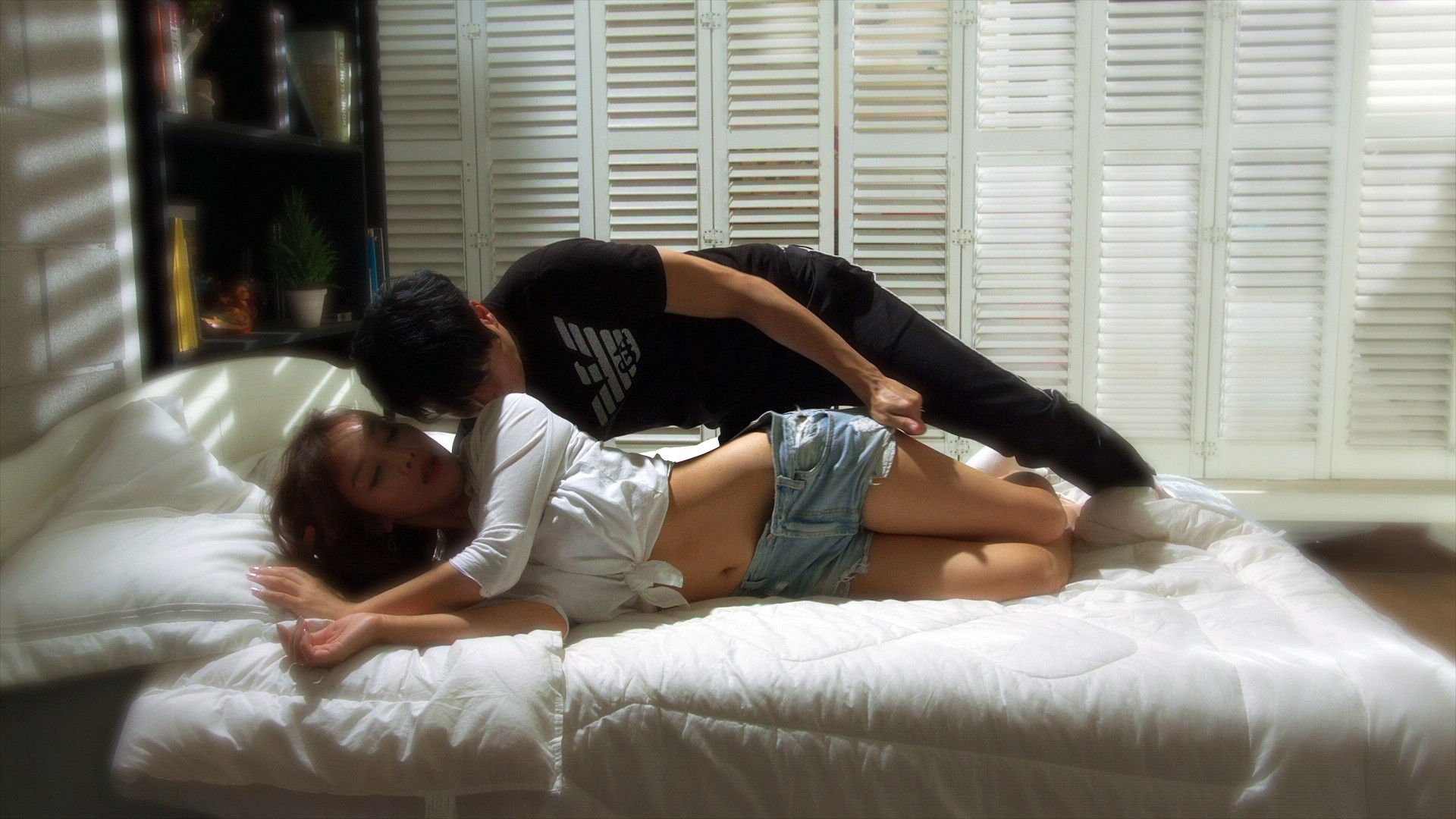 Secret Female Writer's Private Life