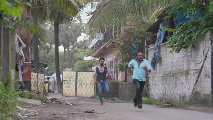 Dev Interrogates Prakash