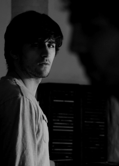 About a fleeting reunion at the light of darkness